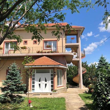 Hotel Heaven Garden Două Mai Exteriér fotografie