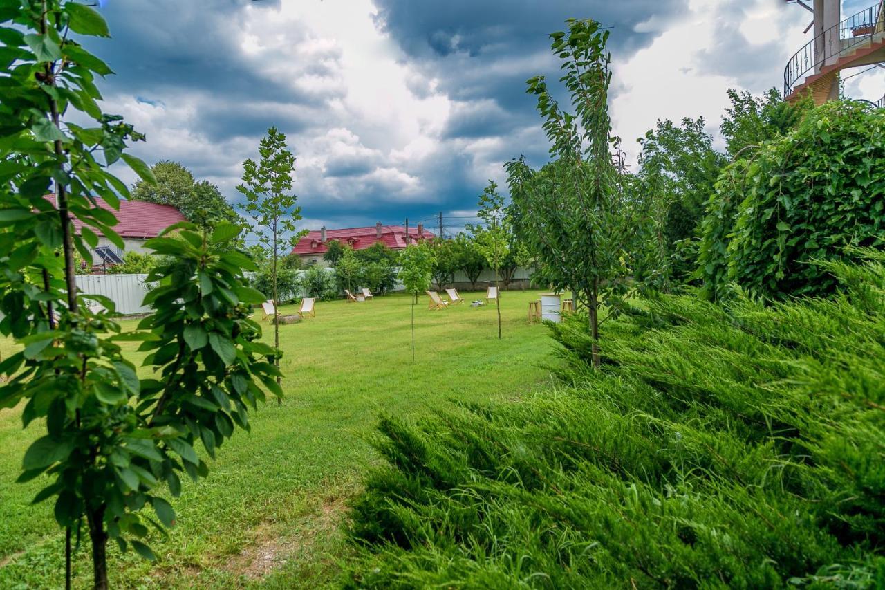 Hotel Heaven Garden Două Mai Exteriér fotografie