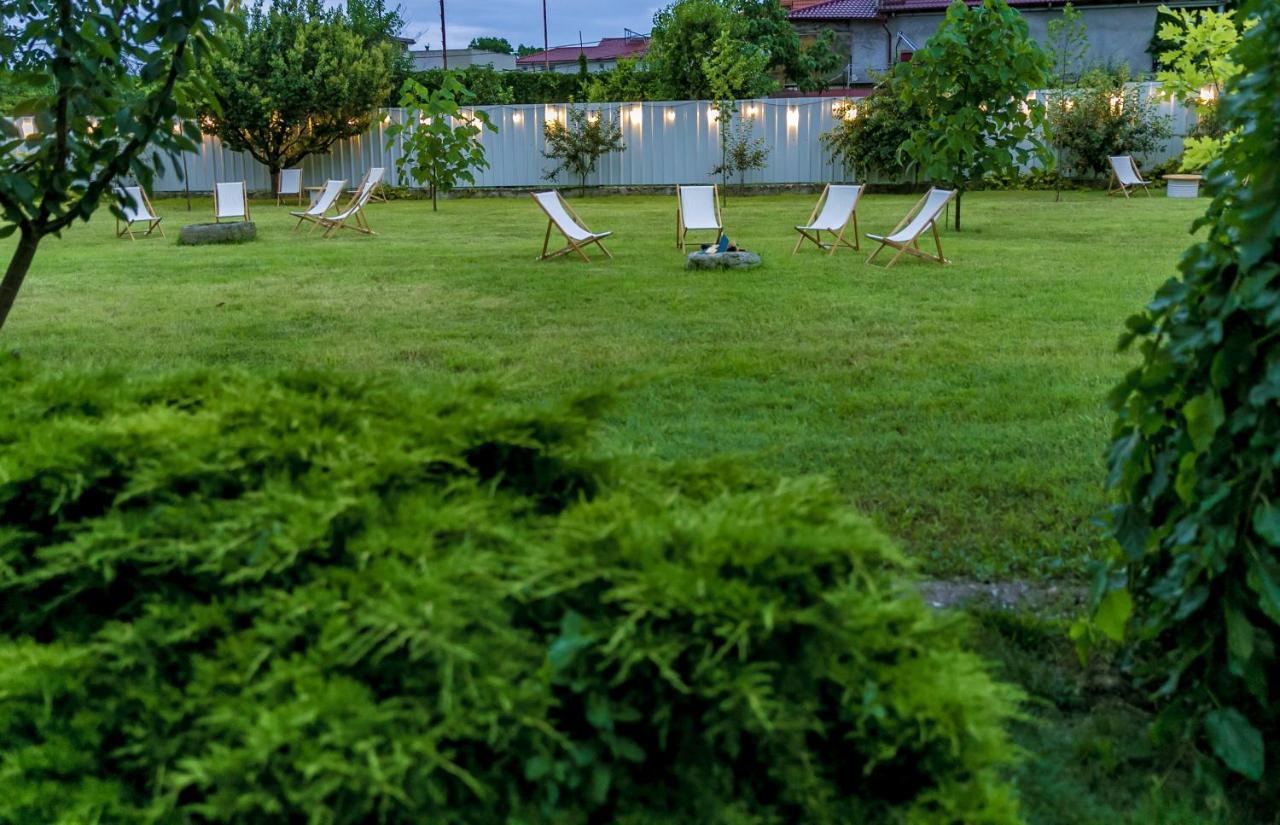 Hotel Heaven Garden Două Mai Exteriér fotografie